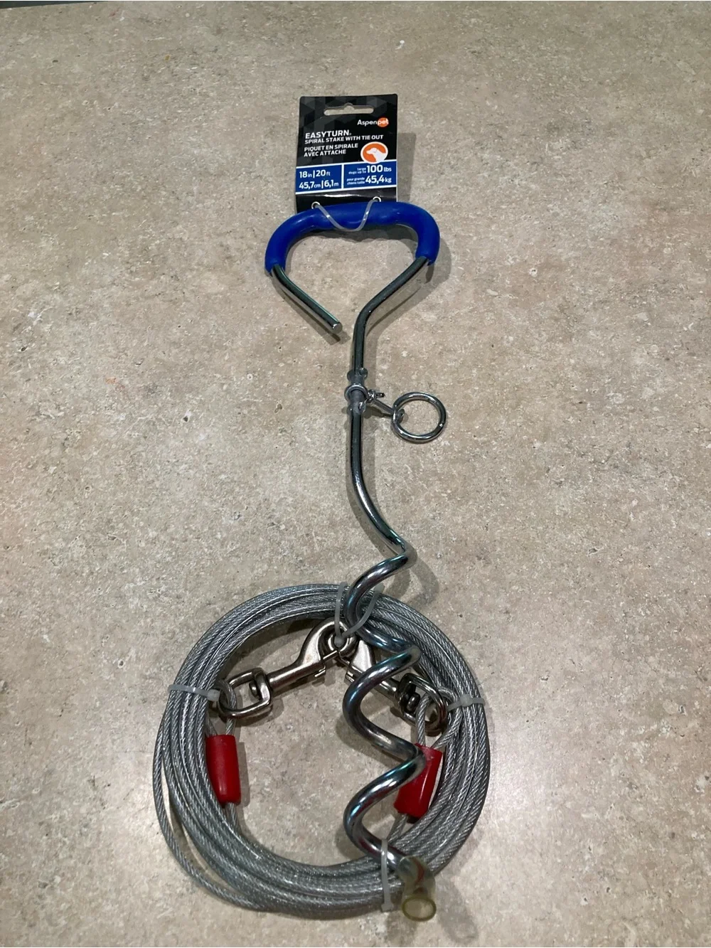 EasyTurn Steel Cable Tie-Out with Blue Handle